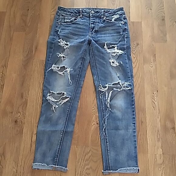 American Eagle Outfitters Denim - American Eagle Distressed Cropped Stretch Jeans. Size 4